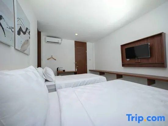 Deluxe Double room with pool view (twin beds)