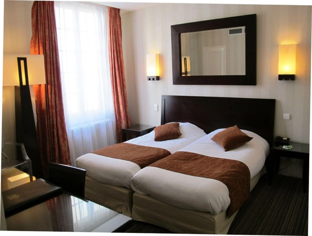 Hostellerie du Chapeau Rouge by null