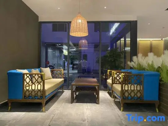Lobby & Reception