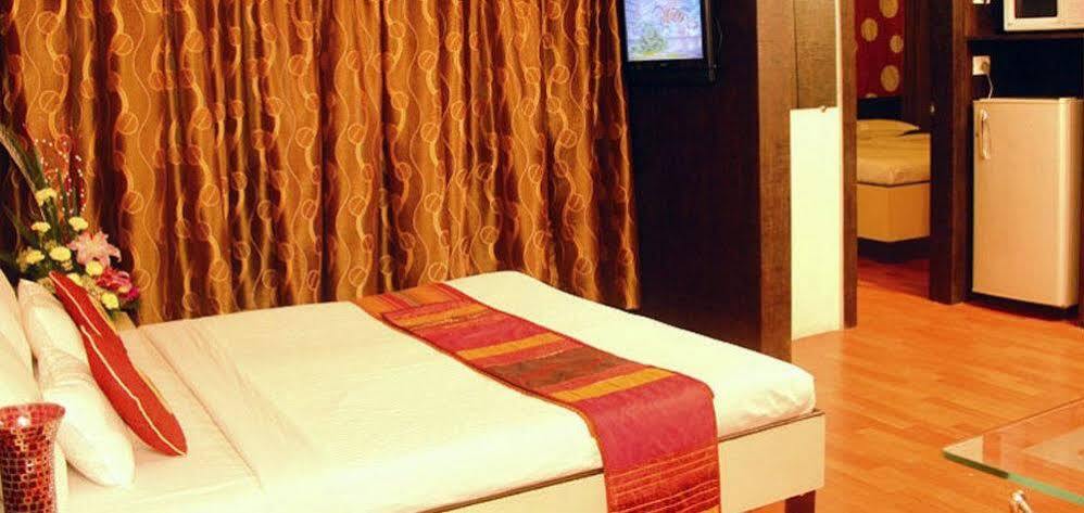 Bharat Avenue 3 Star Hotel Andheri by null