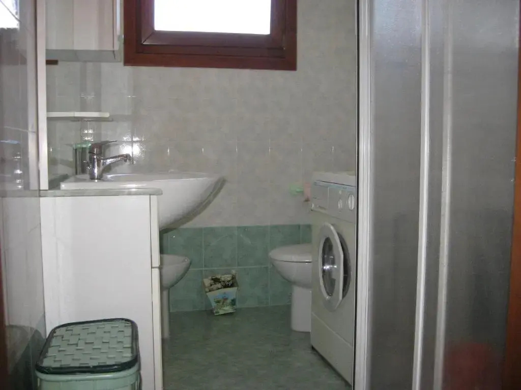 2 Bedrooms Basement Apartment