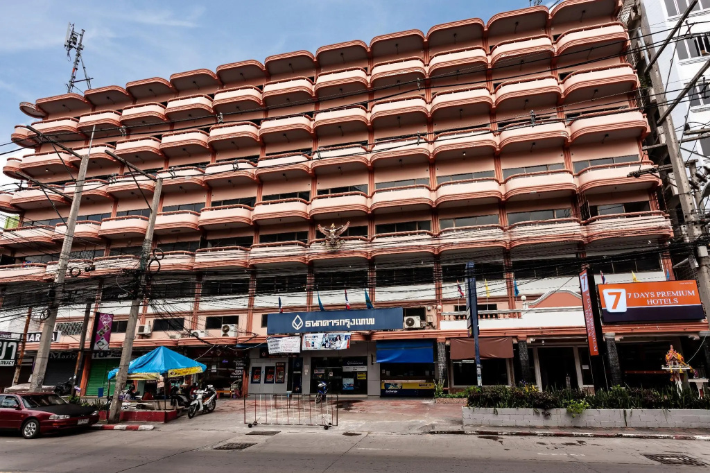 7 Stays Pattaya Hotel — фото