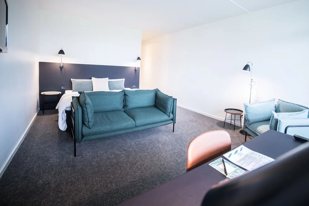 Superior Double room with balcony (full double bed)
