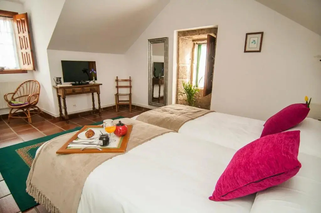 Standard Double room with garden view (full double bed)