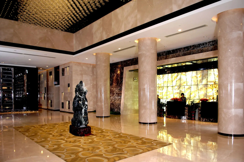 Lobby & Reception
