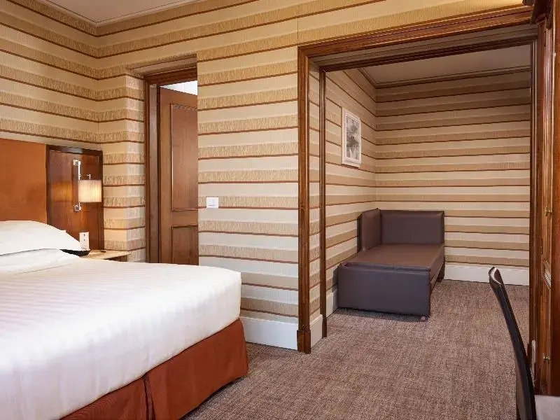 Superior Triple room