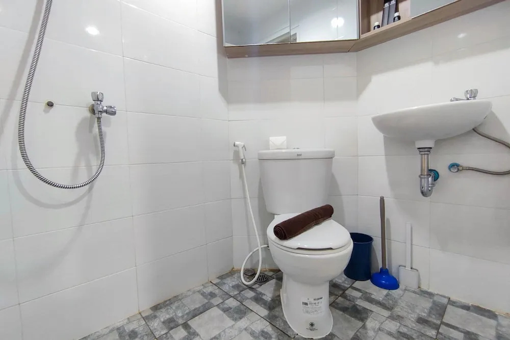 Comfort 1Br At Amartha View Apartment