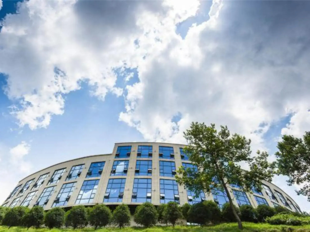 Maple Valley Cloud Hotel