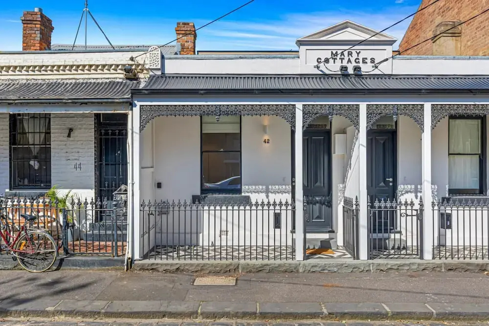 Stylish 2-bed Victorian Terrace in Carlton