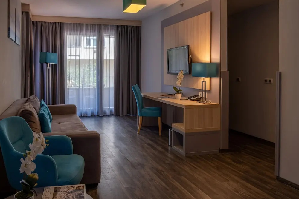 Номер Comfort с балконом в Regnum Residence