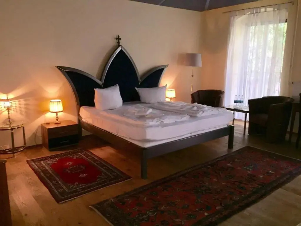 Standard Double room (full double bed)