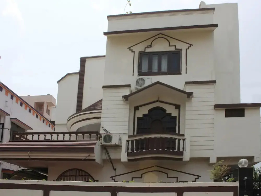 OYO 6841 Home Stay near Boring Road