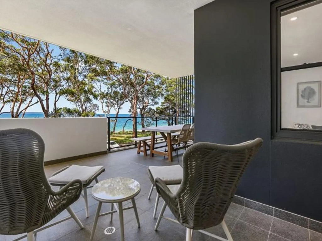 Across from Huskisson Beach Located in the Heart of Huskisson