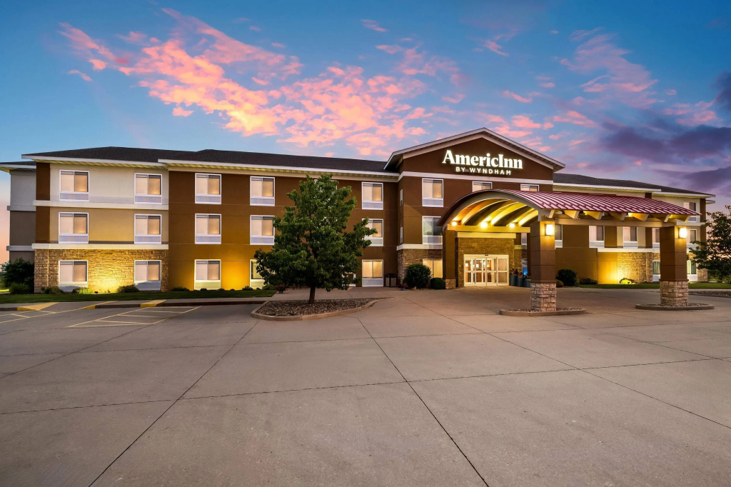 AmericInn by Wyndham Fairfield