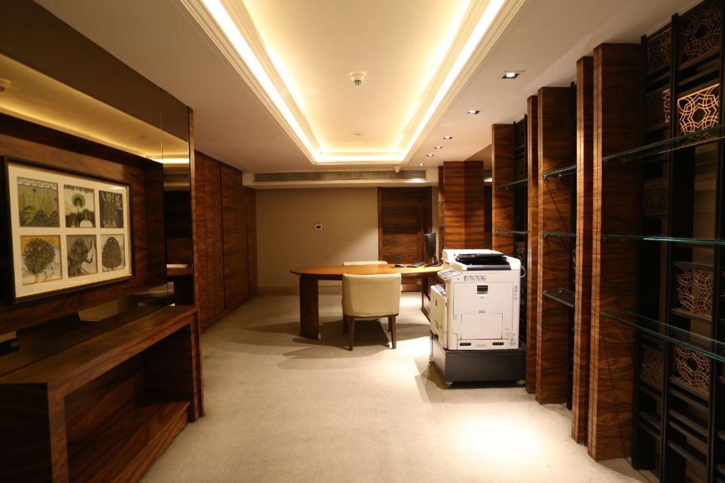 Hilton New Delhi Noida Mayur V