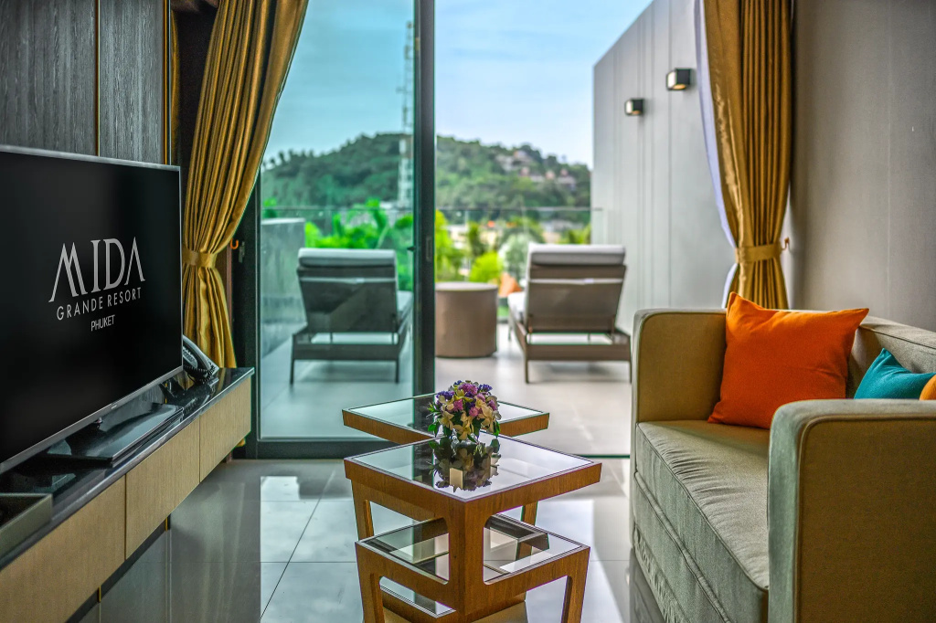 Курортный отель MIDA Grande Resort Phuket — фото