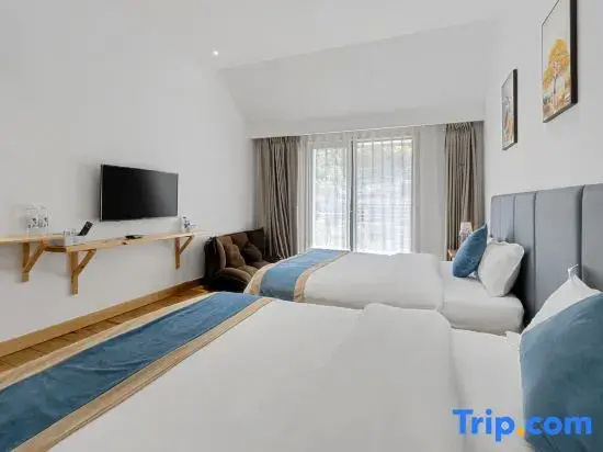 Standard room with balcony