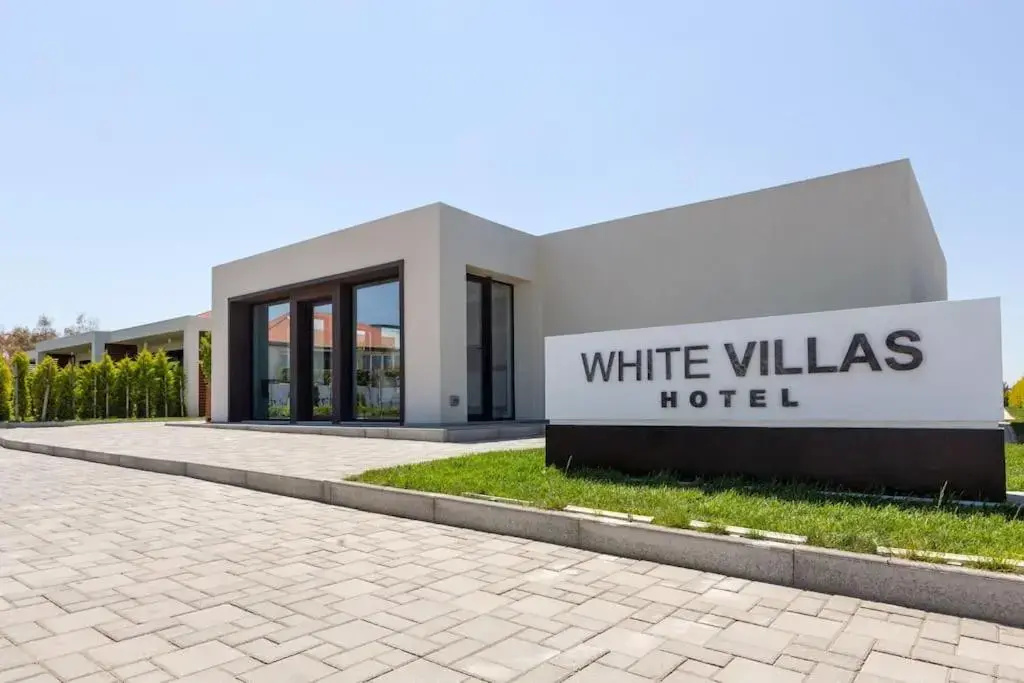 White villas (Seabreeze)