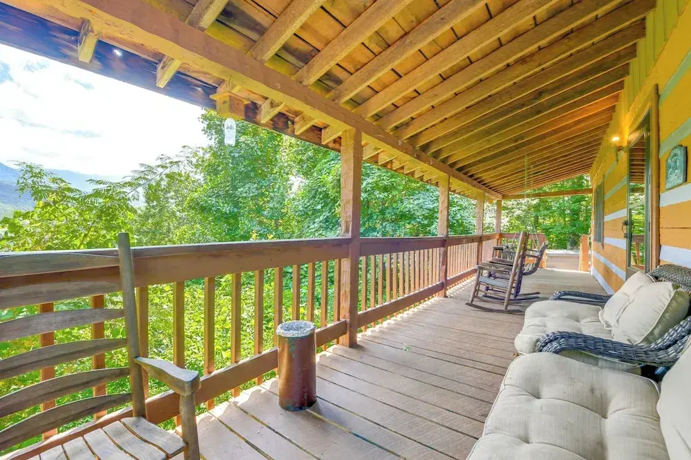 Gatlinburg Smoky Mountain Cabin ~ 1 Mi to Park!