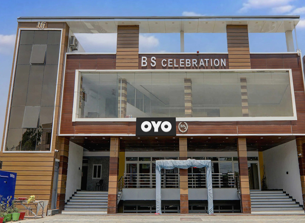 Super Hotel O B.S Celebration