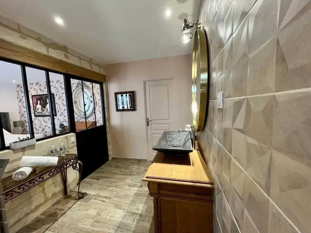 Voir la photo 2 — Cave Auger La Maison d'Hotes