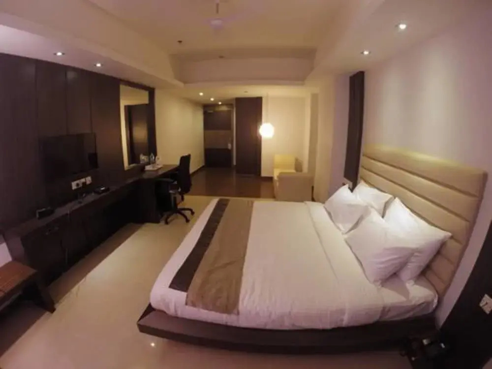 Executive Double room with city view (full double bed)
