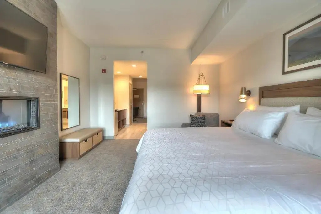 1 Bedroom Double Suite (full double bed)