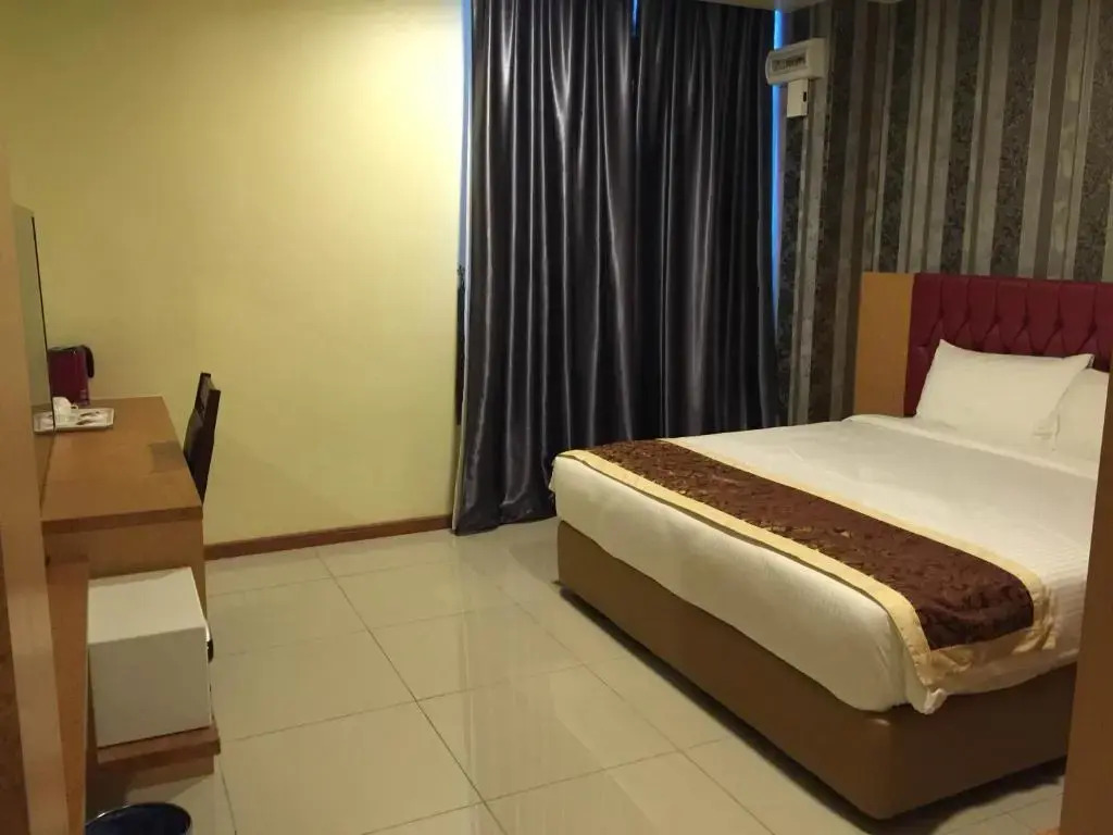 Executive Double Suite full double bed