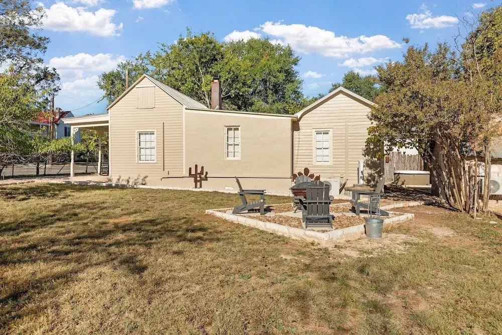 Calmbach Cottage 2 Bedroom Home by RedAwning