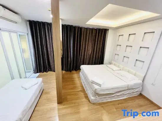 Standard Triple Family room