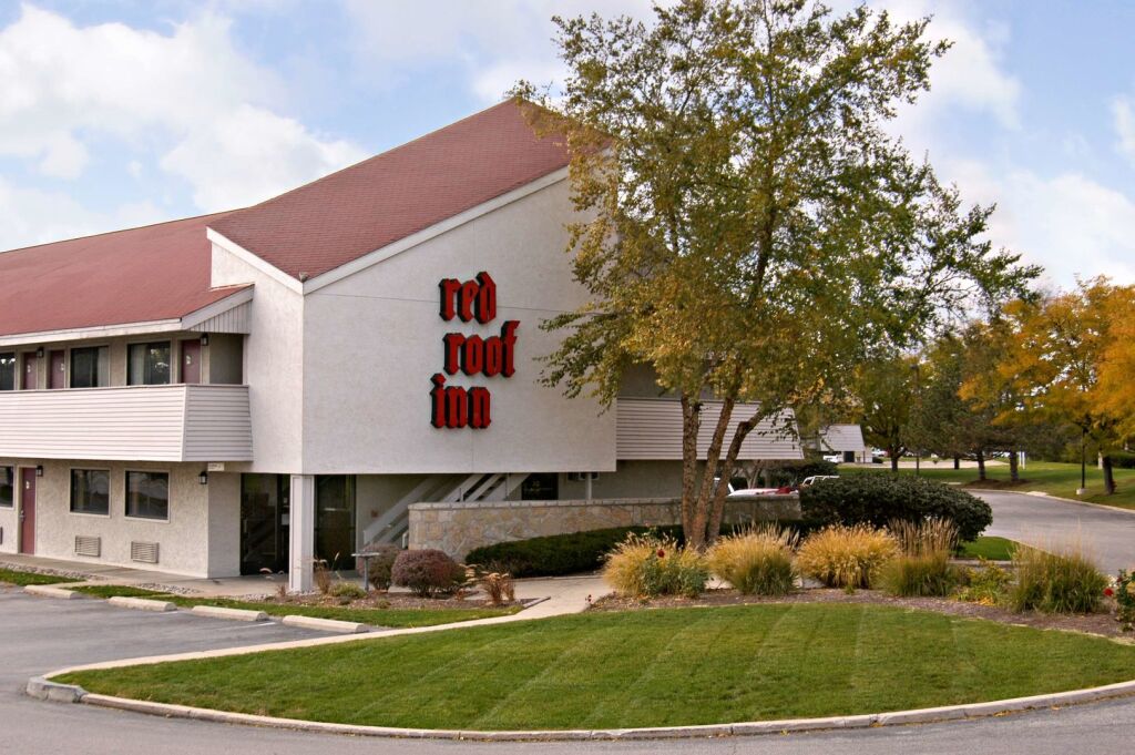 Red Roof Inn Champaign - University image