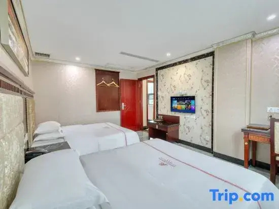 Deluxe Double Suite twin beds