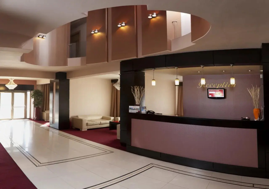 Lobby & Reception