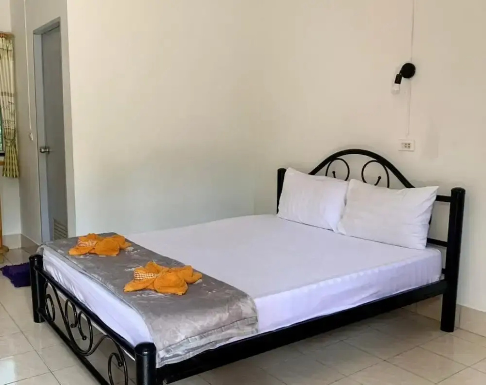 Superior Double room (full double bed)