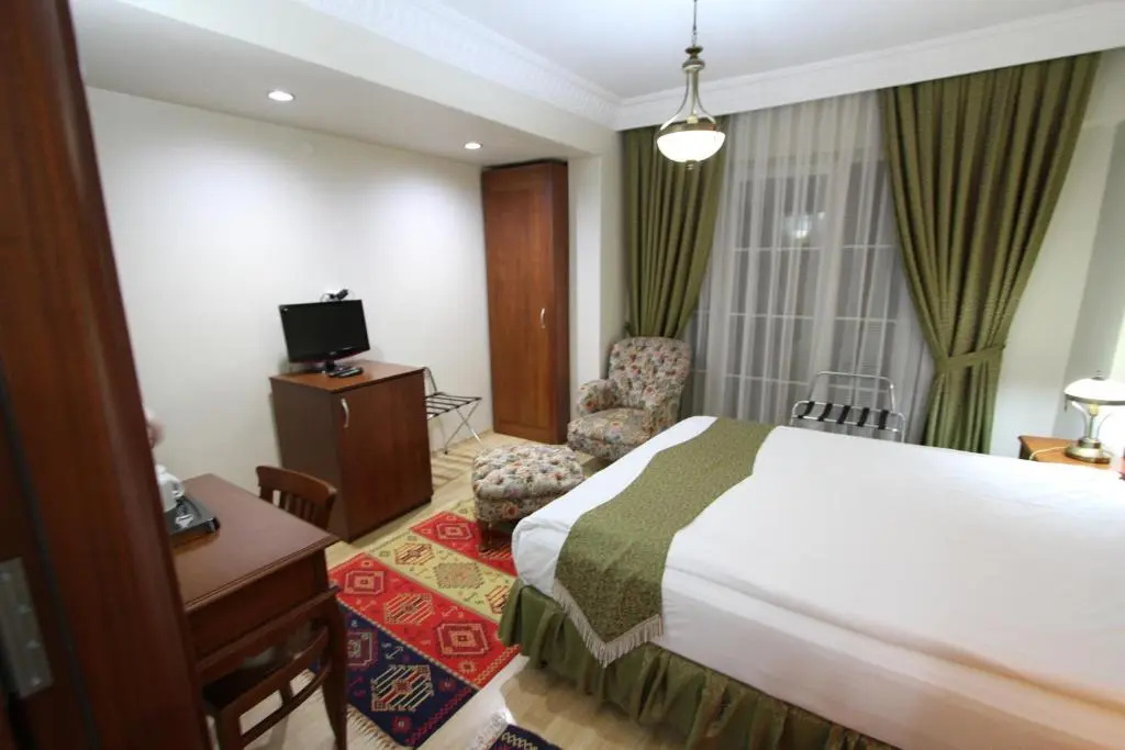 Standard Double room (full double bed)