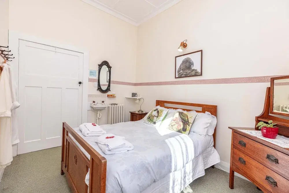 Deluxe Double room (full double bed)