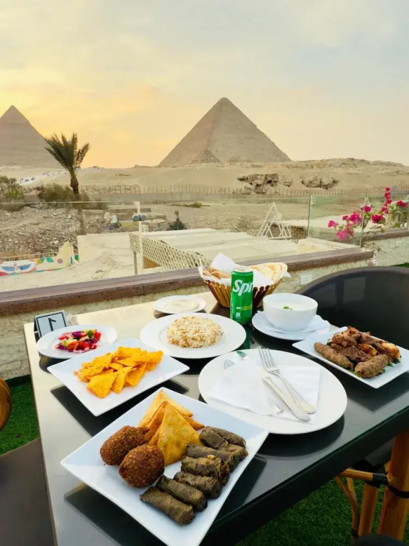 Seven Pyramids Inn - фото 13