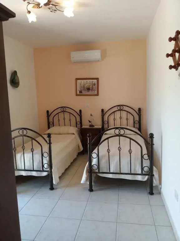 Standard Double room with courtyard view (twin beds)