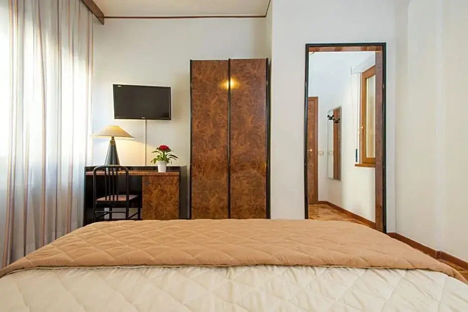 Economy room