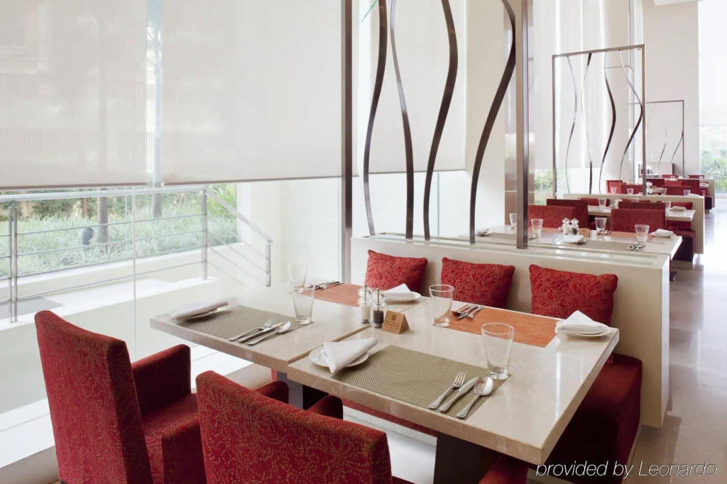 Holiday Inn Mumbai International Airport by IHG - Général