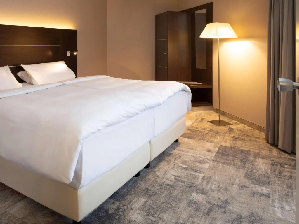 Standard Double Suite (full double bed)
