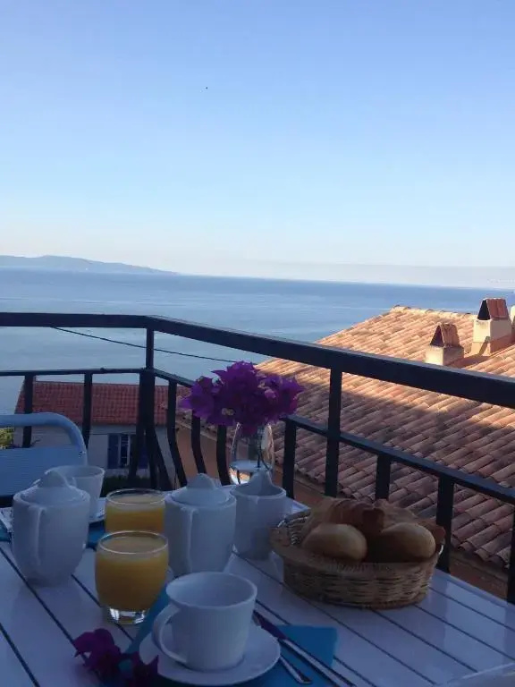 Standard Double room with balcony and with sea view (full double bed)