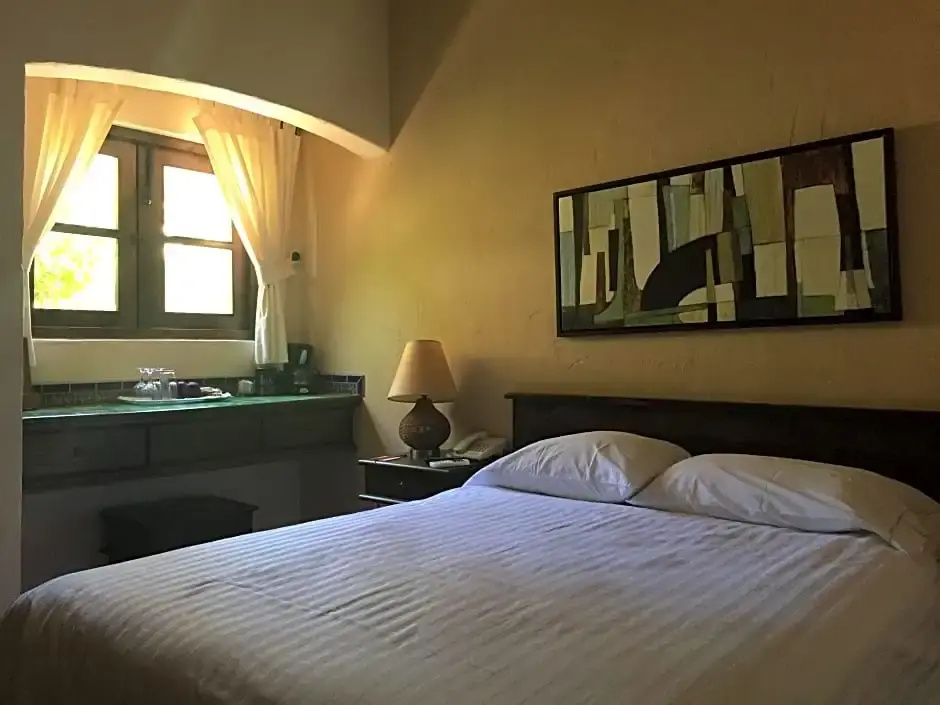 Double Suite (full double bed)