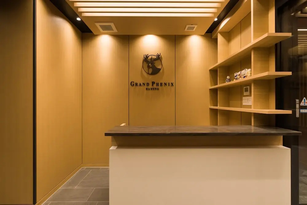 Lobby & Reception