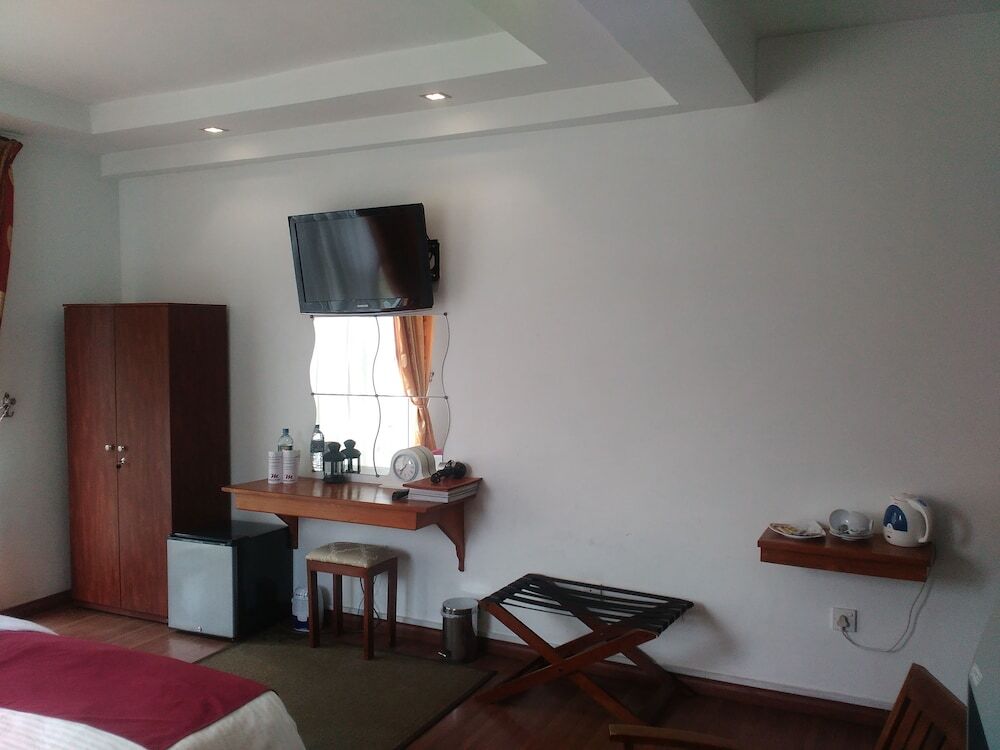 Midky Hotel