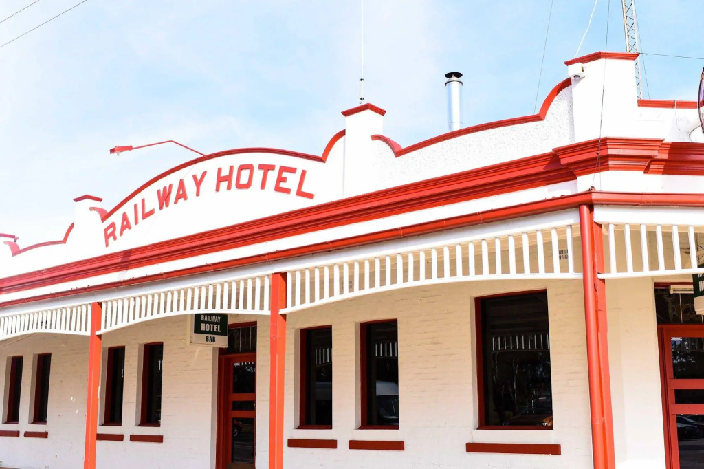 Heyfield Railway Hotel — фото
