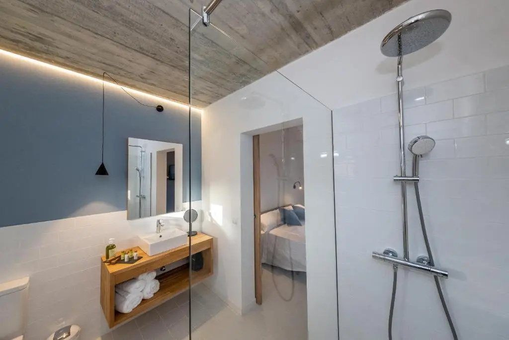 Standard Double Attic room (full double bed)