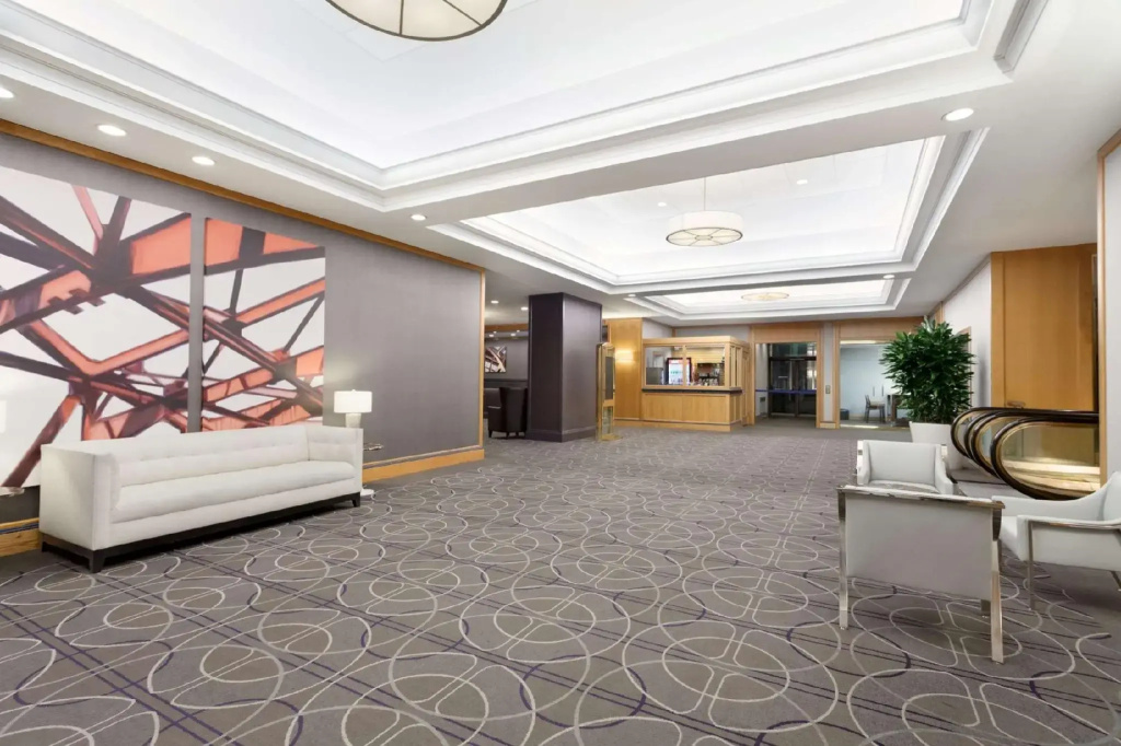 Lobby & Reception