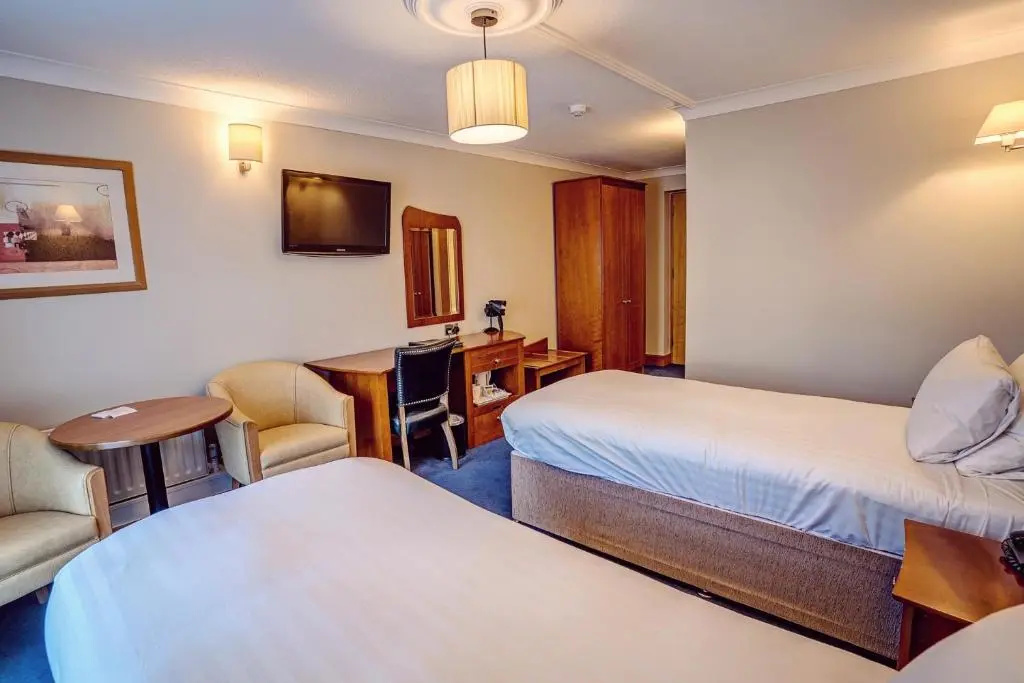 Standard Double room with street view (twin beds)
