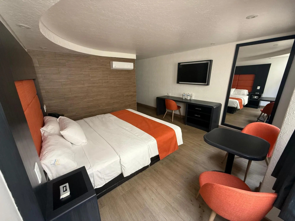 Hotel Embassy — 2
